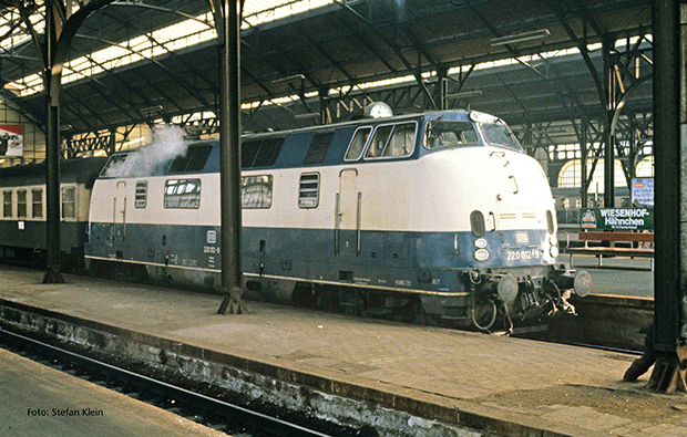 Diesel locomotive BR 220<br /><a href='images/pictures/Tillig/02503.jpg' target='_blank'>Full size image</a>